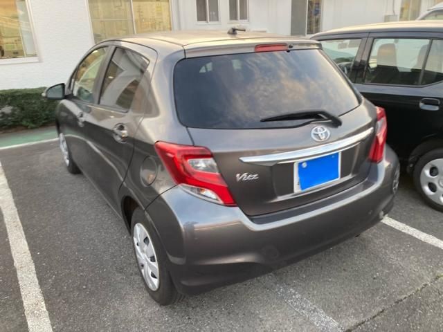 TOYOTA VITZ 2015