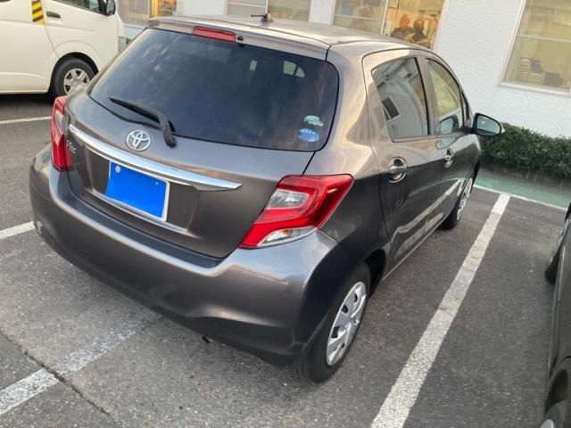 TOYOTA VITZ 2015