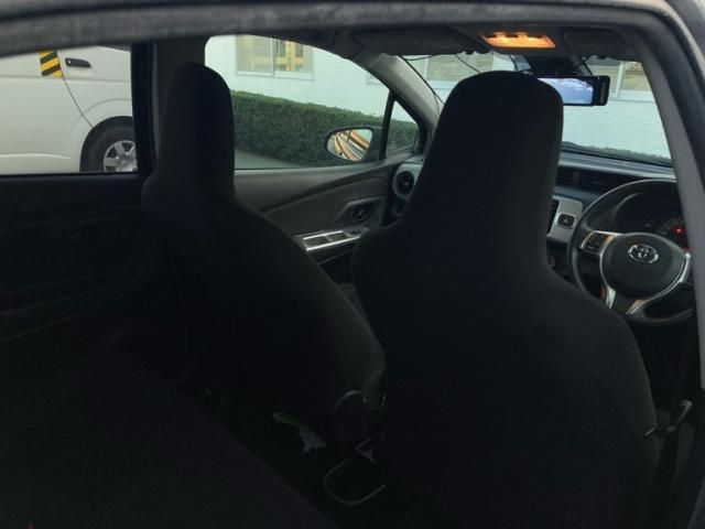 TOYOTA VITZ 2015
