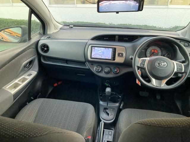 TOYOTA VITZ 2015