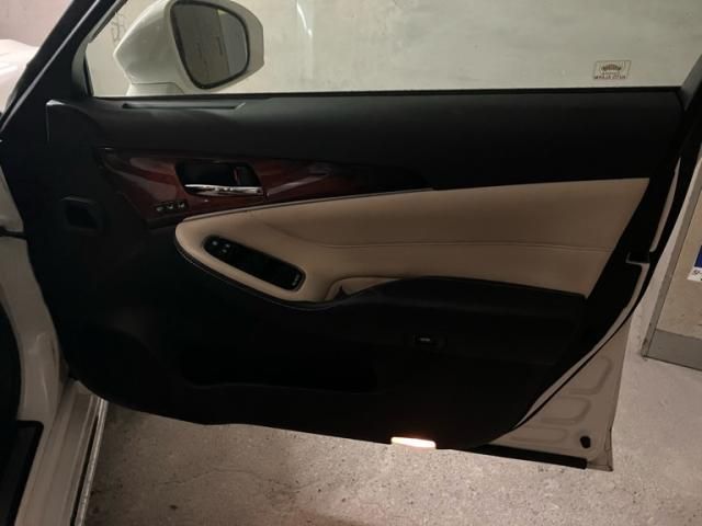 TOYOTA CROWN MAJESTA HYBRID 2013