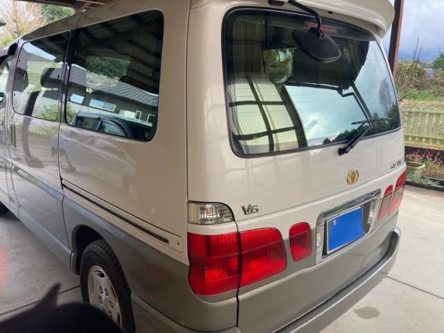 TOYOTA GRANVIA 2001