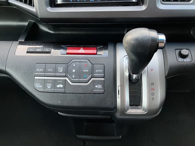 HONDA STEPWAGON SPADA 2011