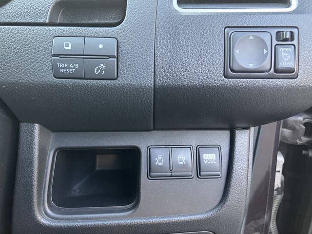 NISSAN SERENA  S-HYBRID 2013