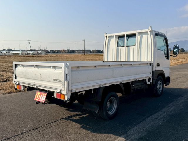 MAZDA TITAN DUSH 2010