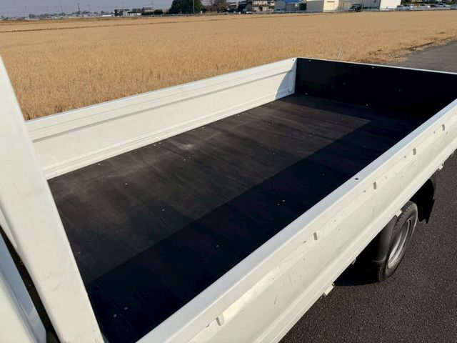 MAZDA TITAN DUSH 2010