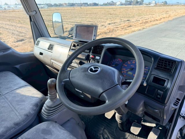 MAZDA TITAN DUSH 2010