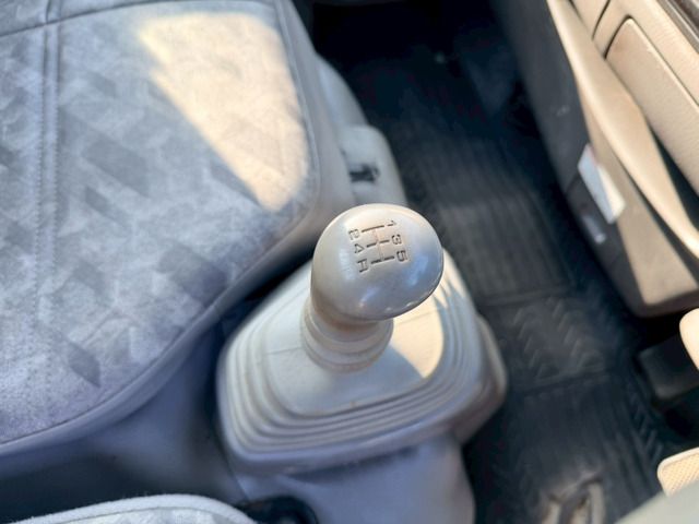 MAZDA TITAN DUSH 2010