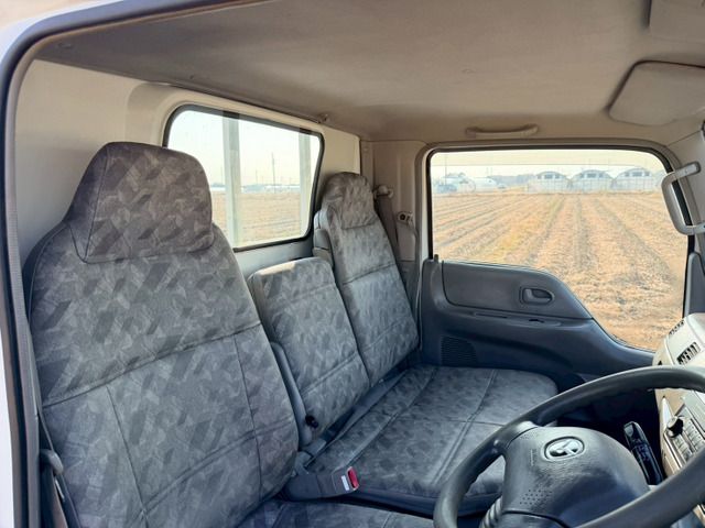 MAZDA TITAN DUSH 2010