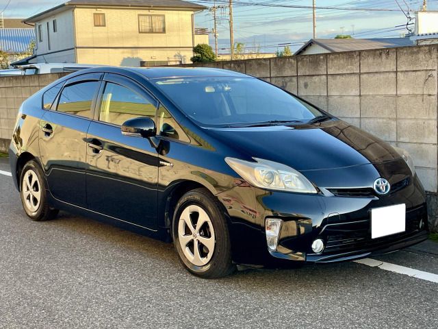 TOYOTA PRIUS 2013