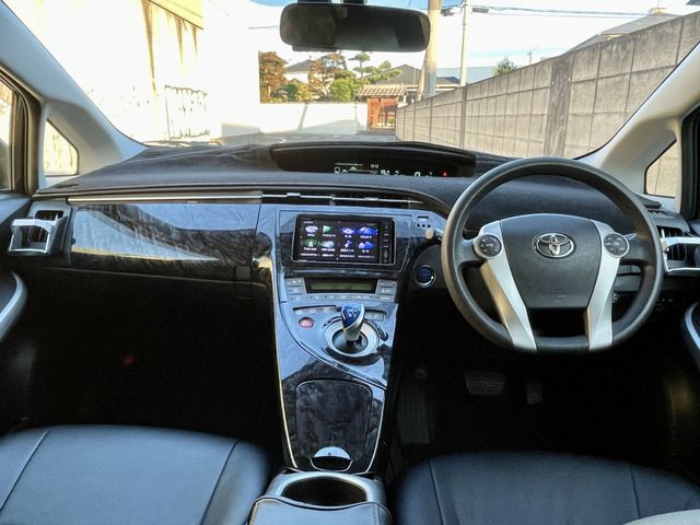 TOYOTA PRIUS 2013