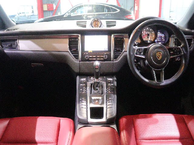 PORSCHE PORSCHE Macan 2018