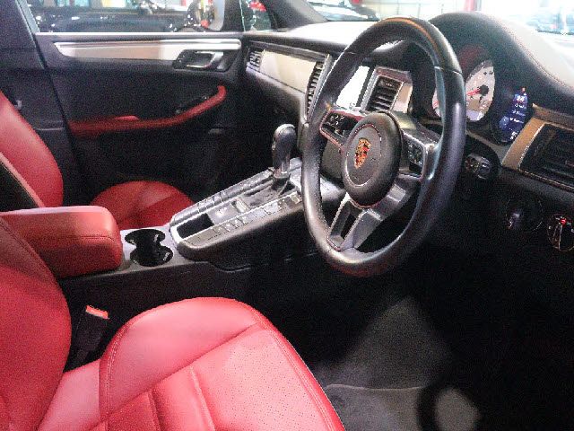 PORSCHE PORSCHE Macan 2018