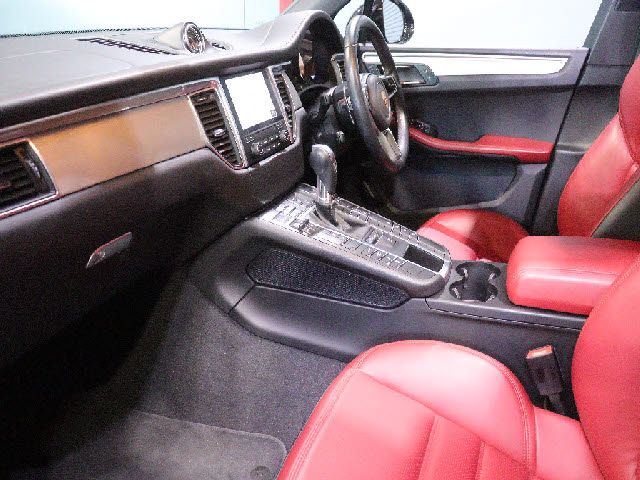 PORSCHE PORSCHE Macan 2018