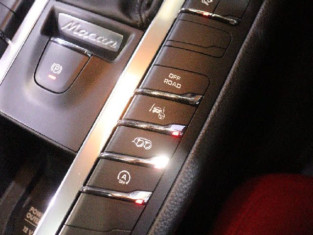 PORSCHE PORSCHE Macan 2018