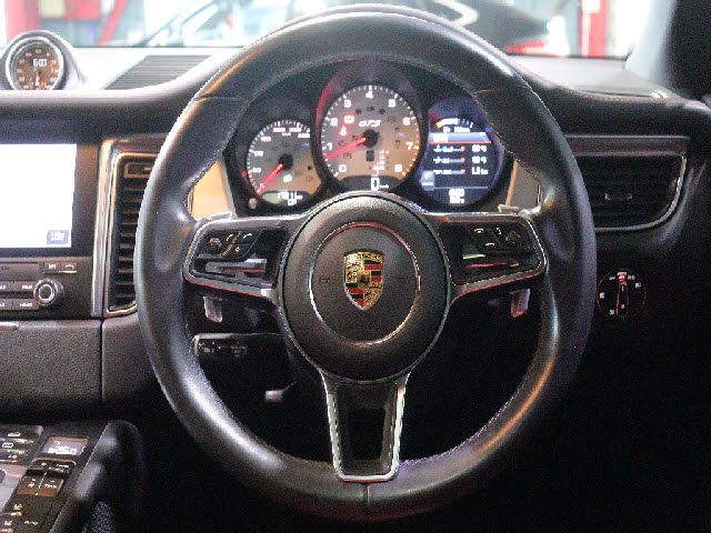 PORSCHE PORSCHE Macan 2018