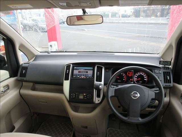 NISSAN SERENA  WG 2010