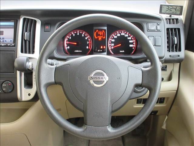 NISSAN SERENA  WG 2010
