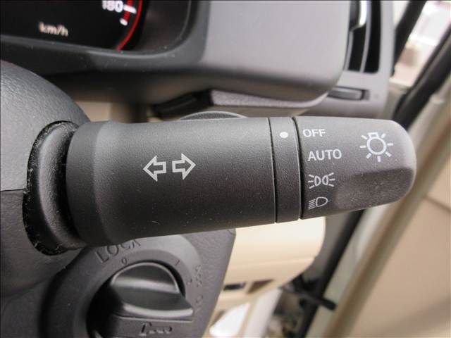 NISSAN SERENA  WG 2010