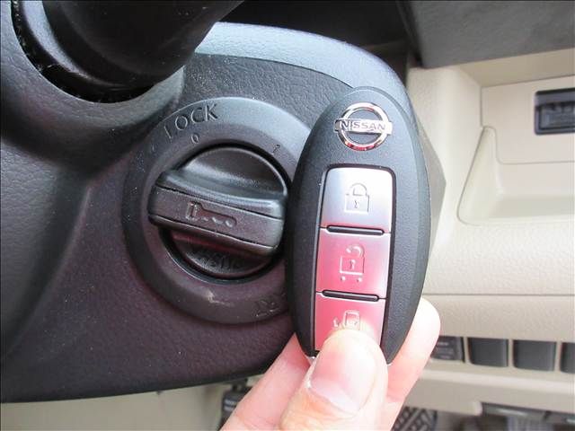 NISSAN SERENA  WG 2010