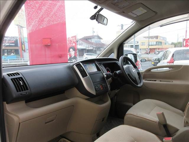 NISSAN SERENA  WG 2010