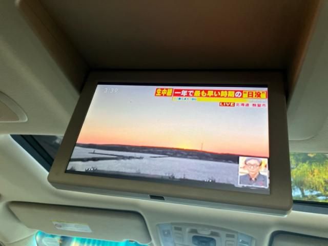 TOYOTA VELLFIRE 2013