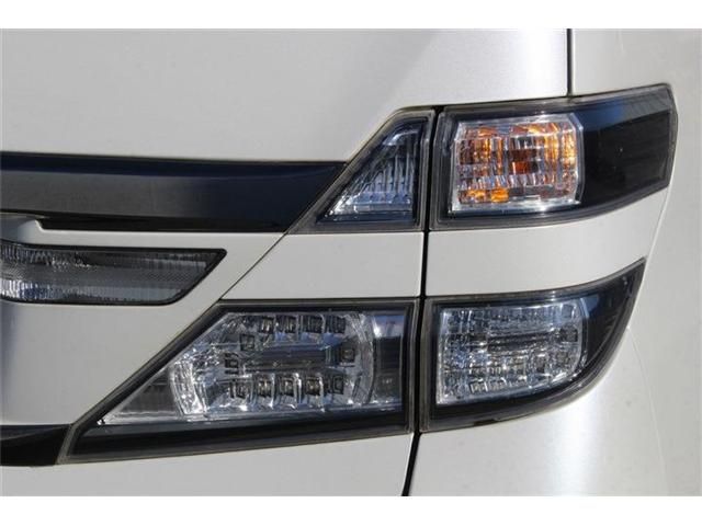 TOYOTA VELLFIRE 2012