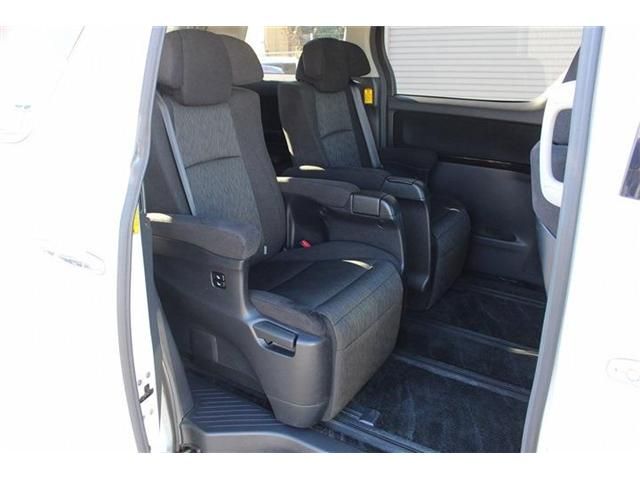 TOYOTA VELLFIRE 2012