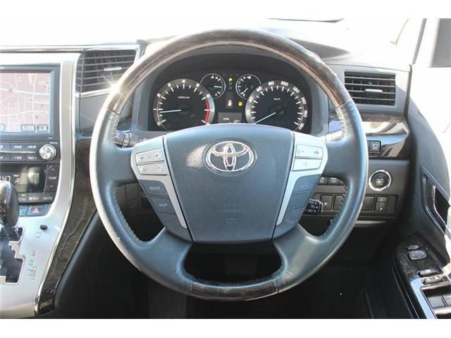 TOYOTA VELLFIRE 2012