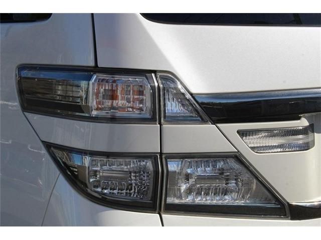 TOYOTA VELLFIRE 2012