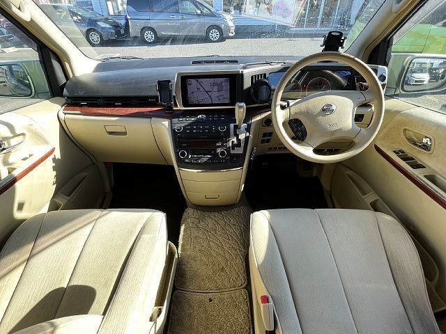 NISSAN ELGRAND 2005