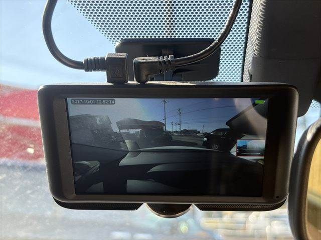 TOYOTA PRIUS 4WD 2019