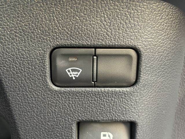 TOYOTA PRIUS 4WD 2019