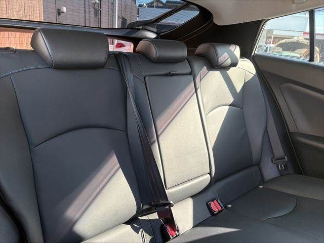 TOYOTA PRIUS 4WD 2019