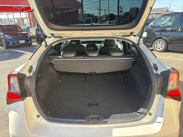 TOYOTA PRIUS 4WD 2019