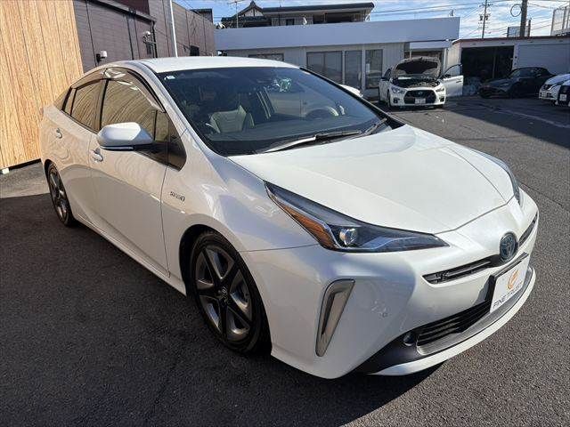 TOYOTA PRIUS 4WD 2019