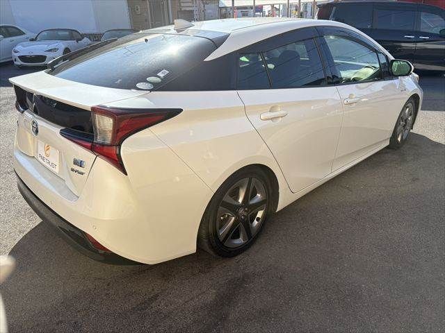 TOYOTA PRIUS 4WD 2019
