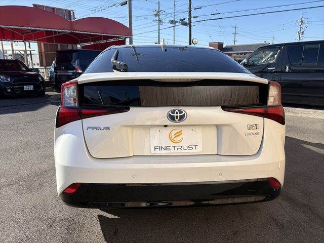 TOYOTA PRIUS 4WD 2019