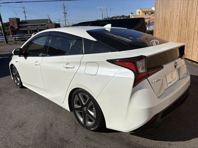 TOYOTA PRIUS 4WD 2019