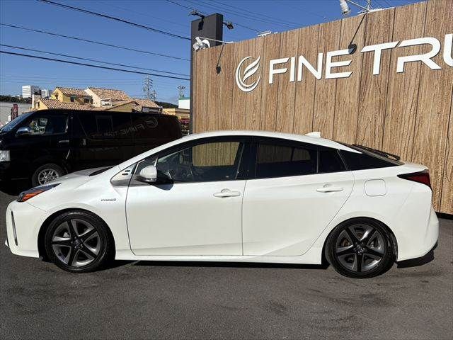 TOYOTA PRIUS 4WD 2019