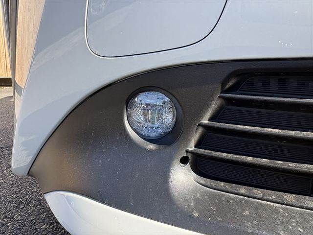 TOYOTA PRIUS 4WD 2019