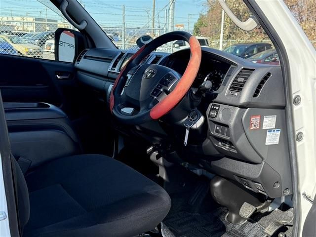 TOYOTA HIACE van 2WD 2020