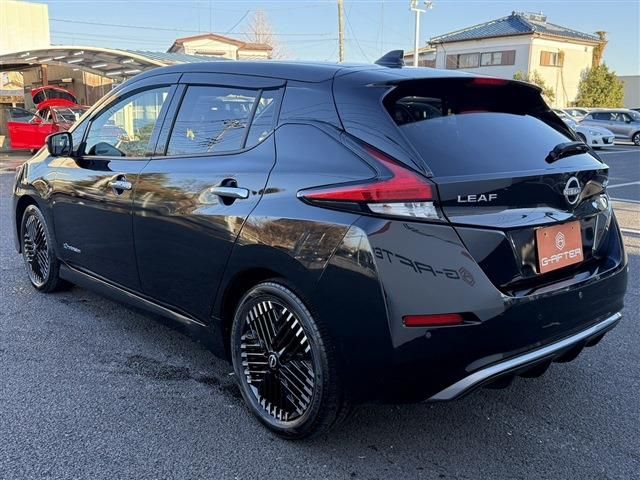 NISSAN LEAF 2022