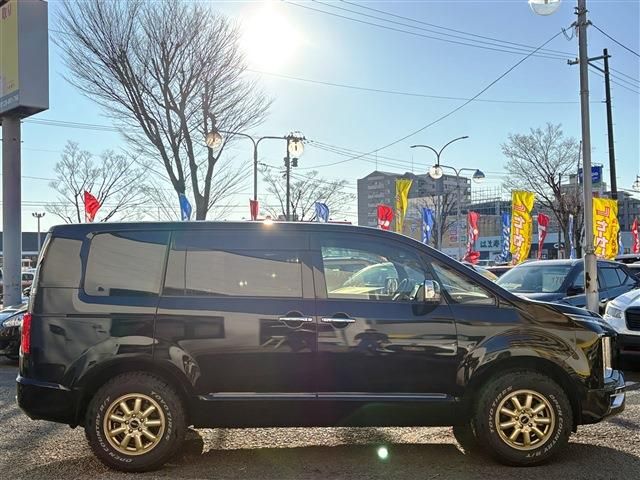 MITSUBISHI DELICA D:5 4WD 2019