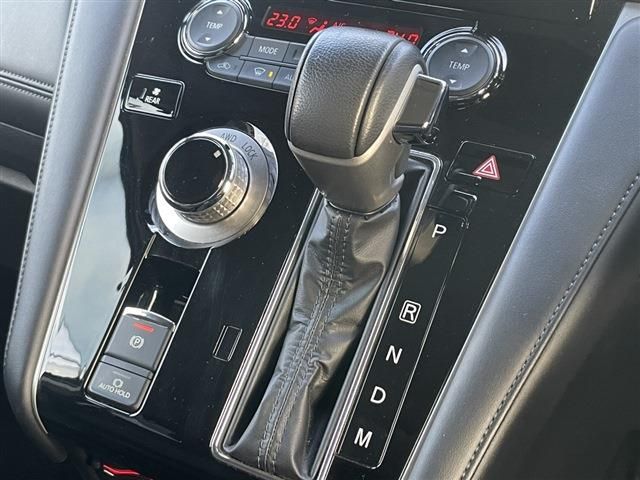 MITSUBISHI DELICA D:5 4WD 2019