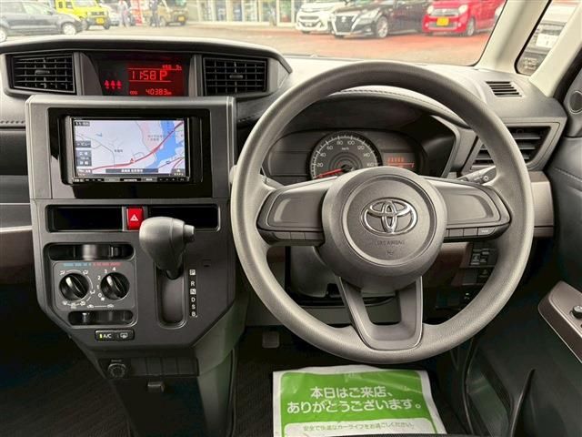 TOYOTA ROOMY 2021