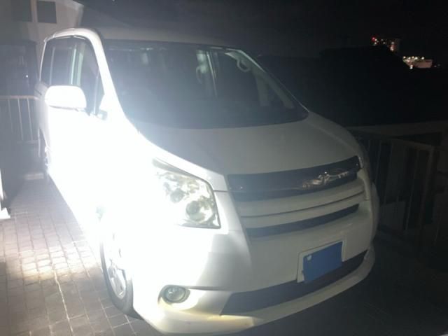 TOYOTA NOAH 2009