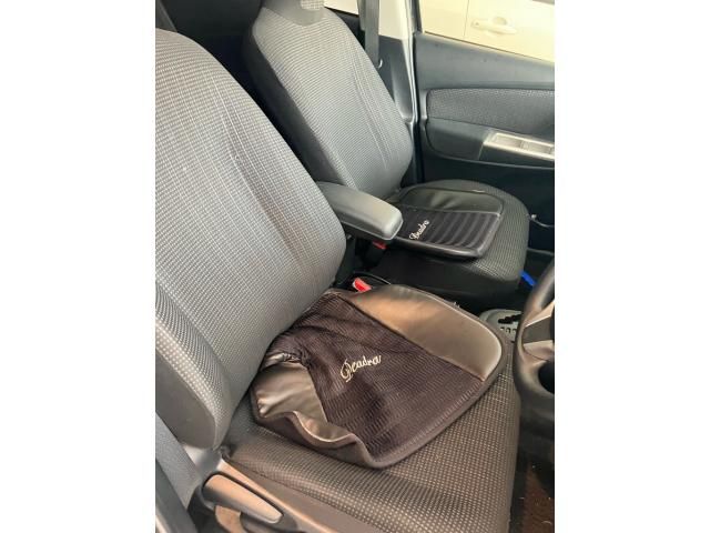 TOYOTA VITZ  4WD 2014