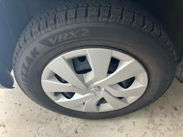 TOYOTA VITZ  4WD 2014