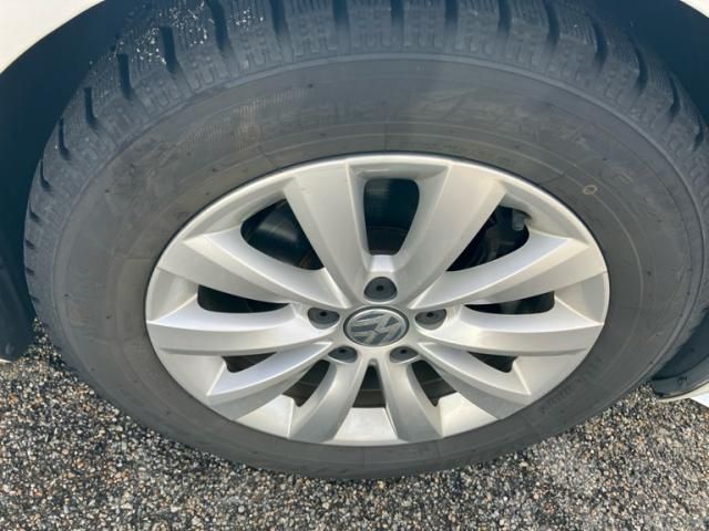 VOLKSWAGEN VOLKSWAGEN The BEETLE 2015